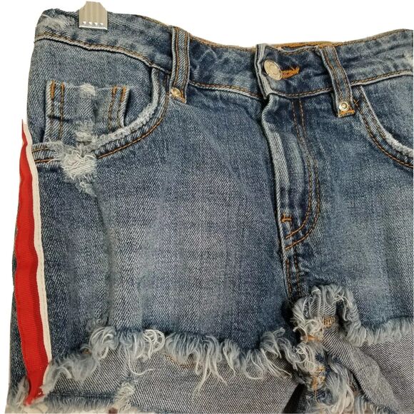 Trafaluc by Zara Womens Shorts Size 4 Distressed Red Side Striped Cut Offs - Picture 3 of 7